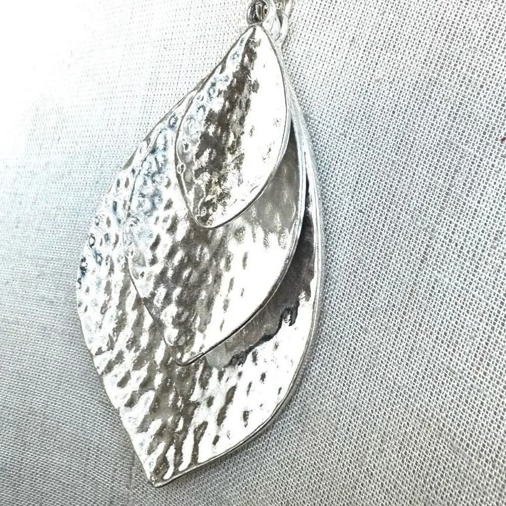 Silver triple pendant necklace silver tone